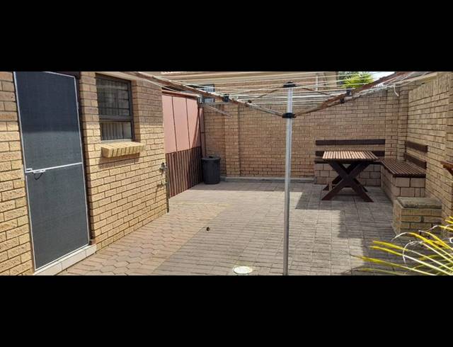 2 BEDROOM PROPERTY TO RENT IN HEIDERAND